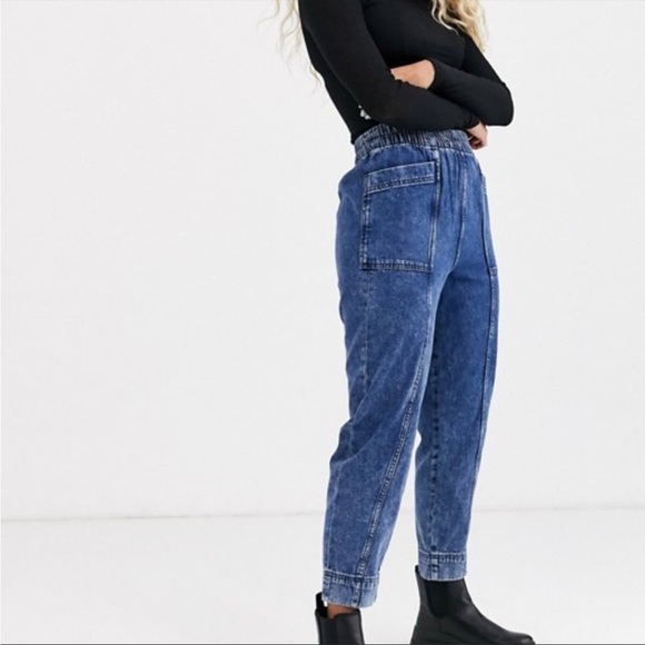 ASOS Weekday Byron acid wash tapered jeans in blue - Picture 9 of 13